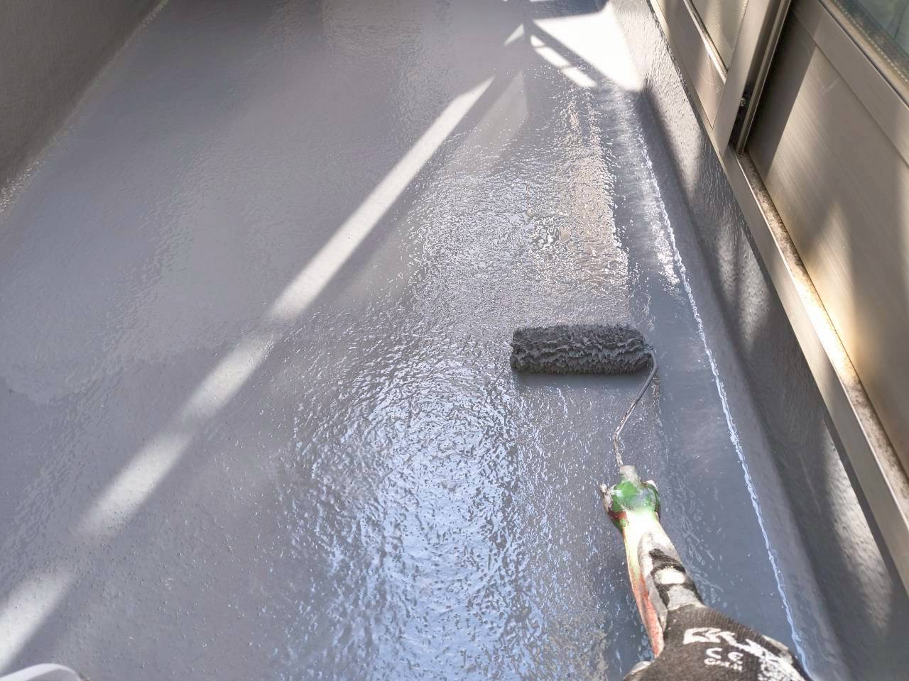 トップコート2回塗りで色艶が良くなったバルコニー床